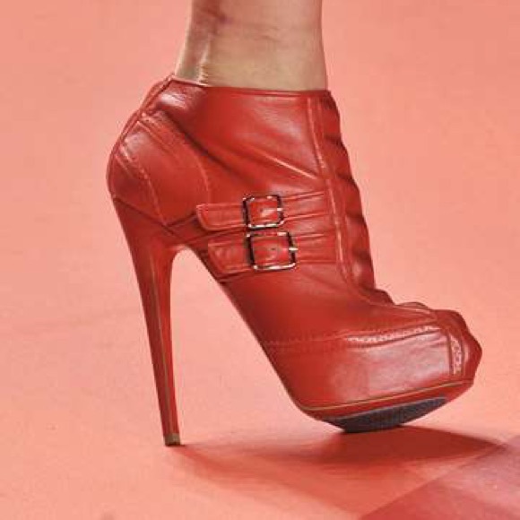 Christian Louboutin Sky-High Scarlet Heels - Picture 11 of 11